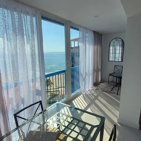 Vue Alicante: Exclusif Avec Piscine Apartment